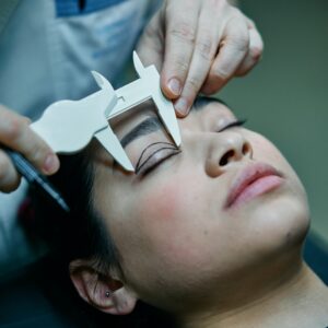 eye-bags-eyelid-cosmetic-surgery